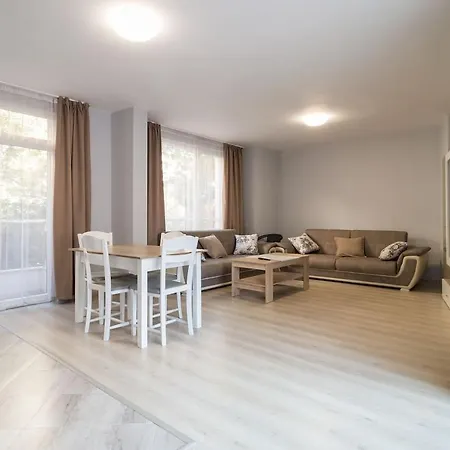 Stylish Wooden 1-bdr - Central شقة بلوفديف