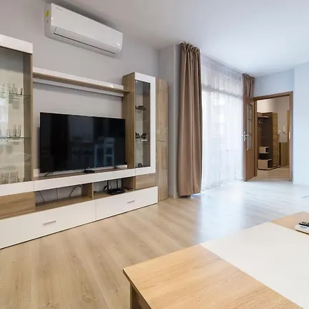 شقة Stylish Wooden 1-bdr - Central *