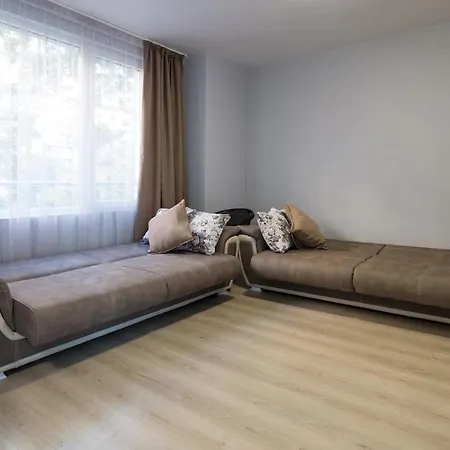 Stylish Wooden 1-bdr - Central