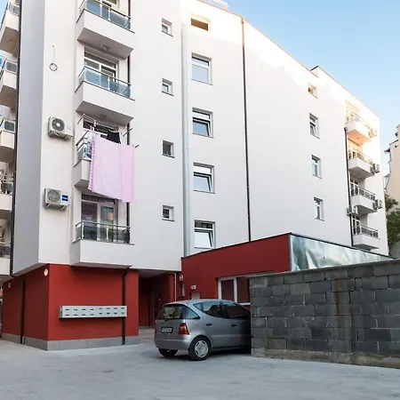 Stylish Wooden 1-bdr - Central شقة