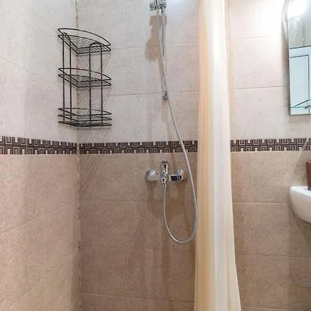 Stylish Wooden 1-bdr - Central شقة