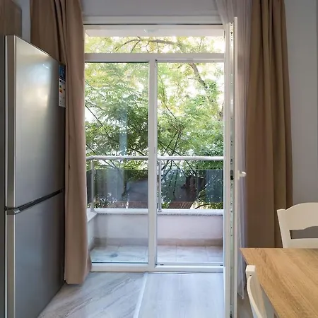 Stylish Wooden 1-bdr - Central بلوفديف